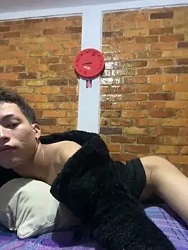 Snapshot of Thiago_blsd chatting on 10-08-25, 07:06 Thiago blsd online show from 10-08-25, 07:06