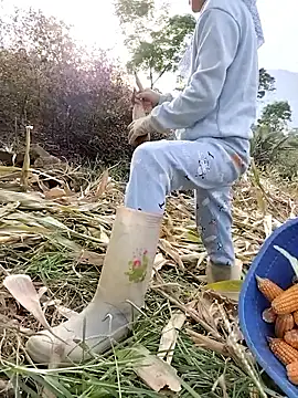 Tin tanny online show from 11-22-25, 08:35