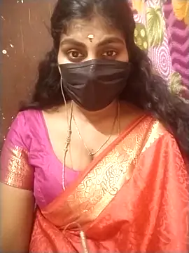 Snapshot of Nithiila chatting on 09-19-25, 07:10 Nithiila online show from 09-19-25, 07:10