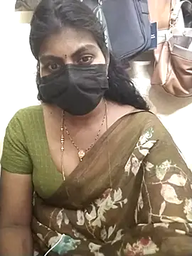 Snapshot of Nithiila chatting on 01-18-26, 11:47 Nithiila online show from 01-18-26, 11:47