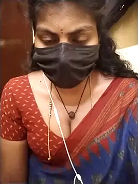 Snapshot of Nithiila chatting on 02-19-26, 04:03 Nithiila online show from 02-19-26, 04:03