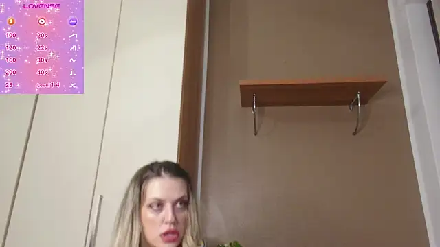 ScarletVerdi online show from 12-01-25, 08:52