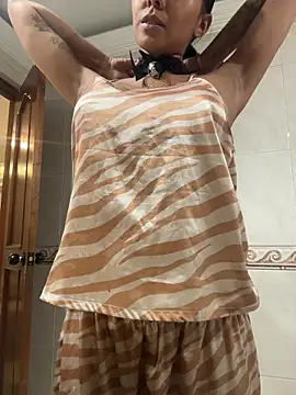 GiorgiaLuxee online show from 11-20-25, 11:04