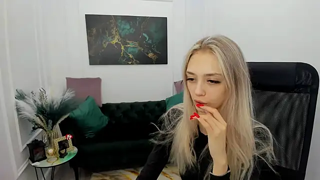 Snapshot of EmilyGraydis chatting on 02-19-26, 03:24 EmilyGraydis online show from 02-19-26, 03:24