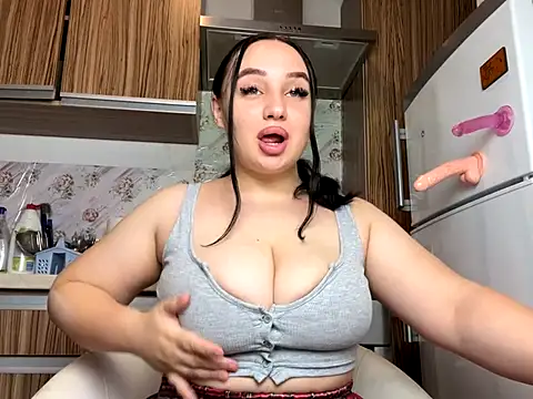 curvybombb online show from 10-08-25, 04:26