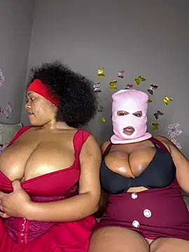 JuicyMellow21 online show from 04-12-26, 09:20