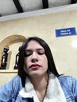 CHARLOTTE  05 online show from 10-03-25, 12:57