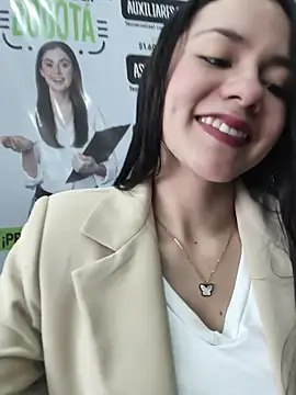 CHARLOTTE  05 online show from 12-01-25, 12:10