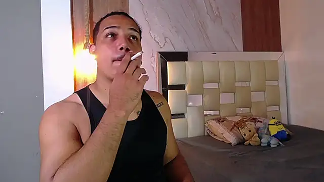 Snapshot of taylor_collins_ chatting on 09-15-25, 09:26 taylor collins online show from 09-15-25, 09:26