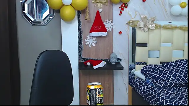 Snapshot of taylor_collins_ chatting on 11-18-25, 10:14 taylor collins online show from 11-18-25, 10:14