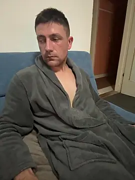 Snapshot of GsprDniel4 chatting on 12-20-25, 06:26 GsprDniel4 online show from 12-20-25, 06:26