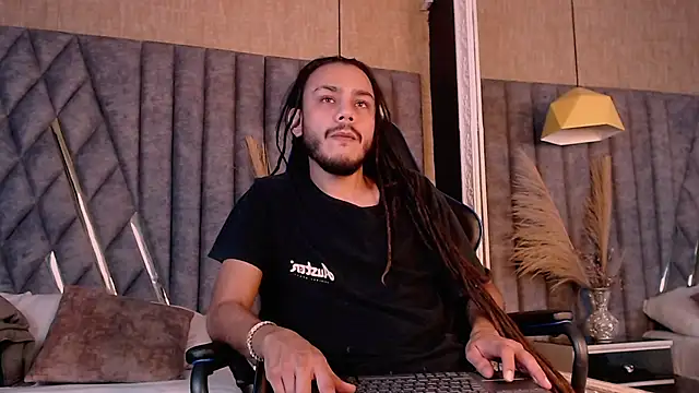 Snapshot of Boss_Domiinator chatting on 09-19-25, 03:08 Boss Domiinator online show from 09-19-25, 03:08