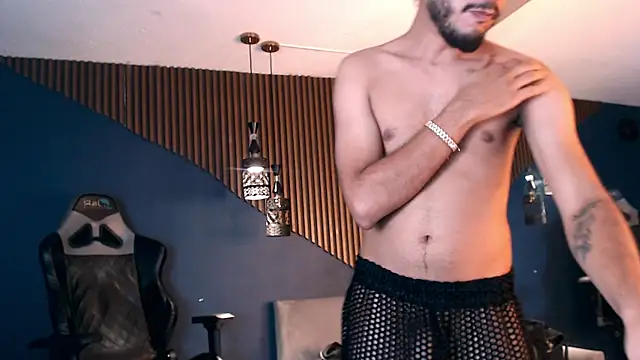 Snapshot of Boss_Domiinator chatting on 09-19-25, 03:13 Boss Domiinator online show from 09-19-25, 03:13