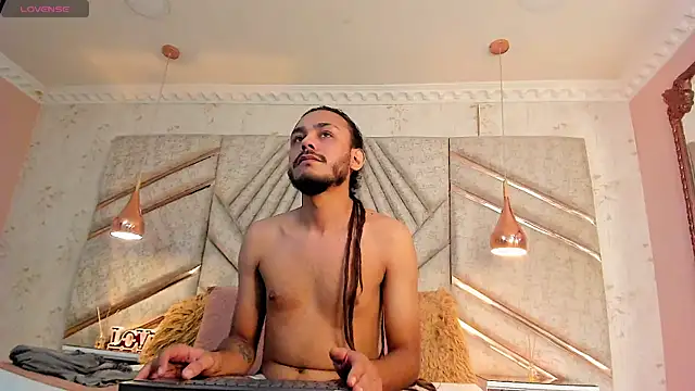 Snapshot of Boss_Domiinator chatting on 09-20-25, 03:18 Boss Domiinator online show from 09-20-25, 03:18