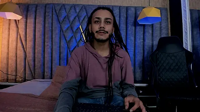 Snapshot of Boss_Domiinator chatting on 10-14-25, 03:18 Boss Domiinator online show from 10-14-25, 03:18