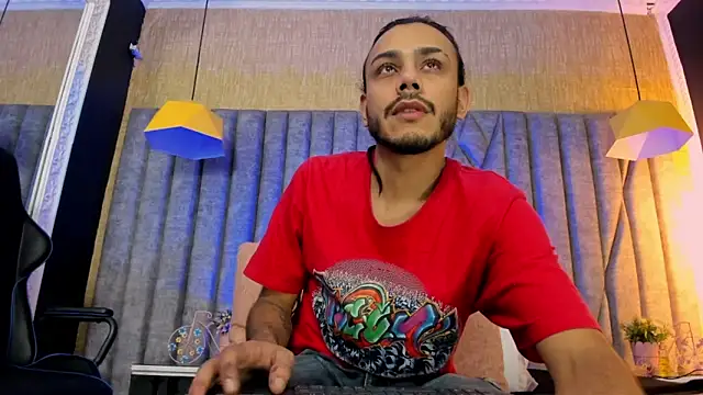 Snapshot of Boss_Domiinator chatting on 10-17-25, 03:31 Boss Domiinator online show from 10-17-25, 03:31