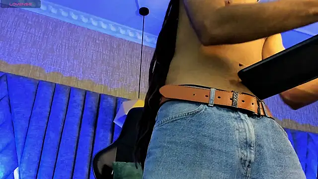 Snapshot of Boss_Domiinator chatting on 11-04-25, 03:38 Boss Domiinator online show from 11-04-25, 03:38