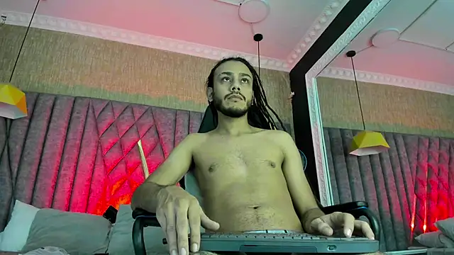 Snapshot of Boss_Domiinator chatting on 11-25-25, 03:39 Boss Domiinator online show from 11-25-25, 03:39