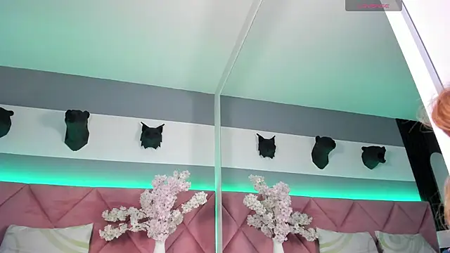 Val Oconner online show from 11-26-25, 03:07