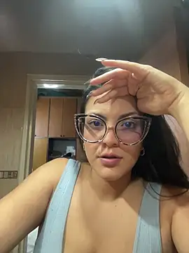 Snapshot of alilith chatting on 12-21-25, 08:38 alilith online show from 12-21-25, 08:38