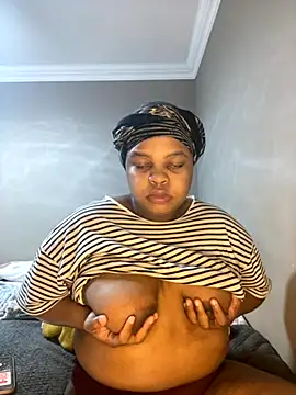 Snapshot of MamoM24 chatting on 09-09-25, 07:30 MamoM24 online show from 09-09-25, 07:30