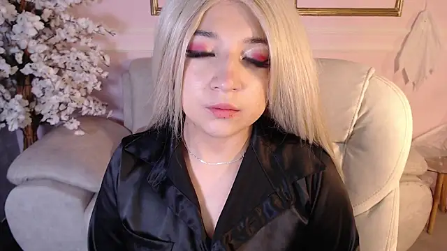 Snapshot of AnaVelvett chatting on 10-12-25, 12:48 AnaVelvett online show from 10-12-25, 12:48