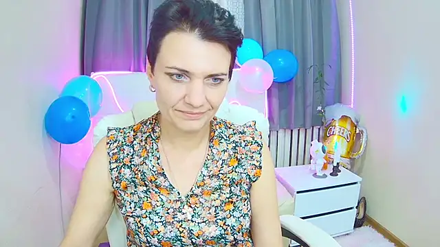 AvaSaturnian online show from 09-17-25, 12:18