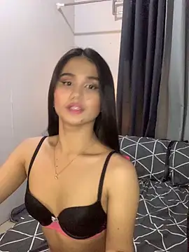 Snapshot of AngelHille chatting on 12-16-25, 03:50 AngelHille online show from 12-16-25, 03:50