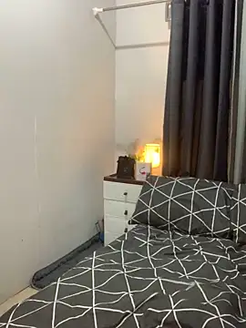 Snapshot of AngelHille chatting on 12-17-25, 04:13 AngelHille online show from 12-17-25, 04:13