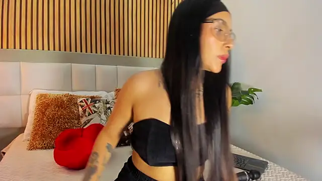 Roseaurora online show from 09-16-25, 12:06