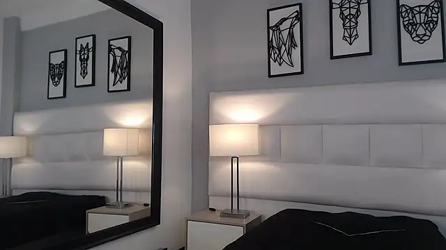 Valeria Velez  online show from 10-11-25, 12:04