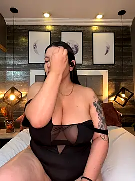 SophieCurves online show from 10-08-25, 02:47