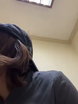 Clavelnegro online show from 12-15-25, 08:46