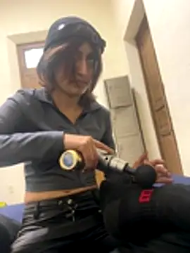 Clavelnegro online show from 12-16-25, 05:07