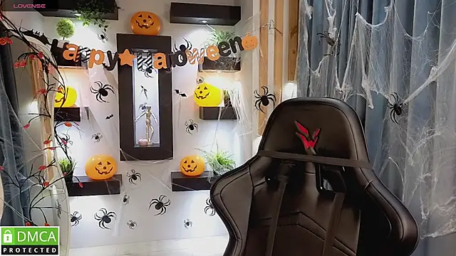 Roxy foxi online show from 10-30-25, 01:07