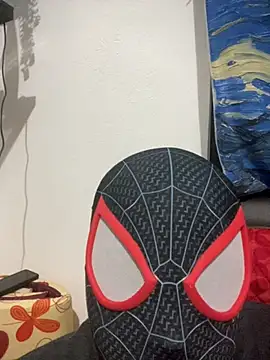 Snapshot of Danimiles chatting on 12-17-25, 09:37 Danimiles online show from 12-17-25, 09:37