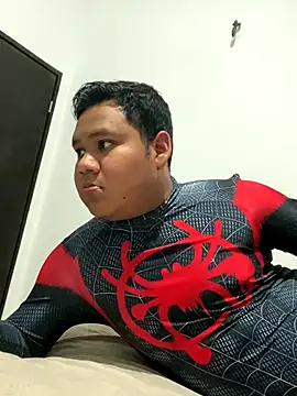 Snapshot of Danimiles chatting on 12-21-25, 01:24 Danimiles online show from 12-21-25, 01:24