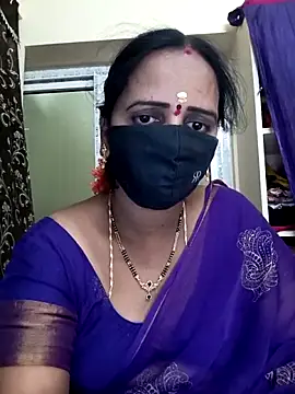 Snapshot of Mee_harini-telugupilla chatting on 11-13-25, 03:49 Mee harini-telugupilla online show from 11-13-25, 03:49