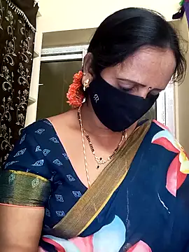 Snapshot of Mee_harini-telugupilla chatting on 12-21-25, 10:22 Mee harini-telugupilla online show from 12-21-25, 10:22