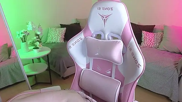 Sweetie Hope online show from 02-20-26, 04:40