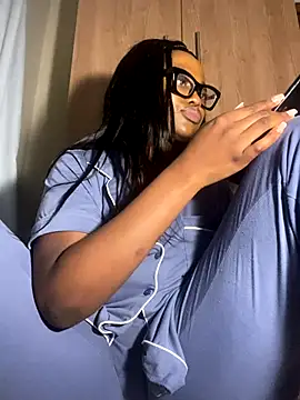 Moonzy77 online show from 10-24-25, 09:44