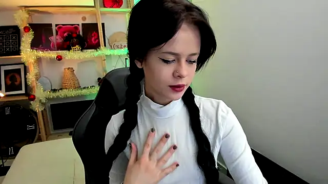 Snapshot of Sima_Wendy chatting on 12-19-25, 07:04 Sima Wendy online show from 12-19-25, 07:04