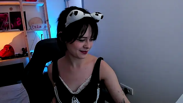 Snapshot of Sima_Wendy chatting on 02-06-26, 07:12 Sima Wendy online show from 02-06-26, 07:12