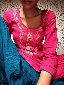 Snapshot of Aidakhan1212 chatting on 11-30-25, 04:49 Aidakhan1212 online show from 11-30-25, 04:49