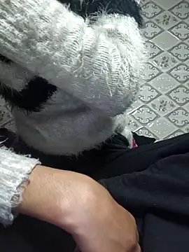 Snapshot of Aidakhan1212 chatting on 12-16-25, 03:28 Aidakhan1212 online show from 12-16-25, 03:28