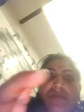 Snapshot of LUCKY_cut chatting on 01-12-26, 04:07 LUCKY cut online show from 01-12-26, 04:07