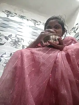 Snapshot of LUCKY_cut chatting on 02-17-26, 04:31 LUCKY cut online show from 02-17-26, 04:31