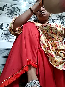 Snapshot of LUCKY_cut chatting on 05-19-26, 01:56 LUCKY cut online show from 05-19-26, 01:56