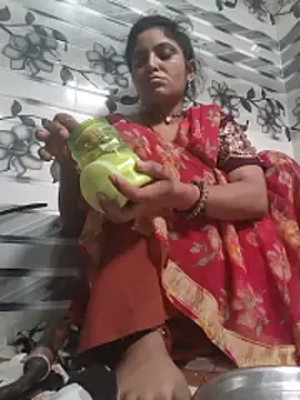 Snapshot of LUCKY_cut chatting on 05-24-26, 01:21 LUCKY cut online show from 05-24-26, 01:21