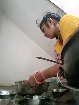 Snapshot of LUCKY_cut chatting on 06-15-26, 01:19 LUCKY cut online show from 06-15-26, 01:19